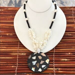 Chic Black and White Shell Pendant Statement Necklace 20”
